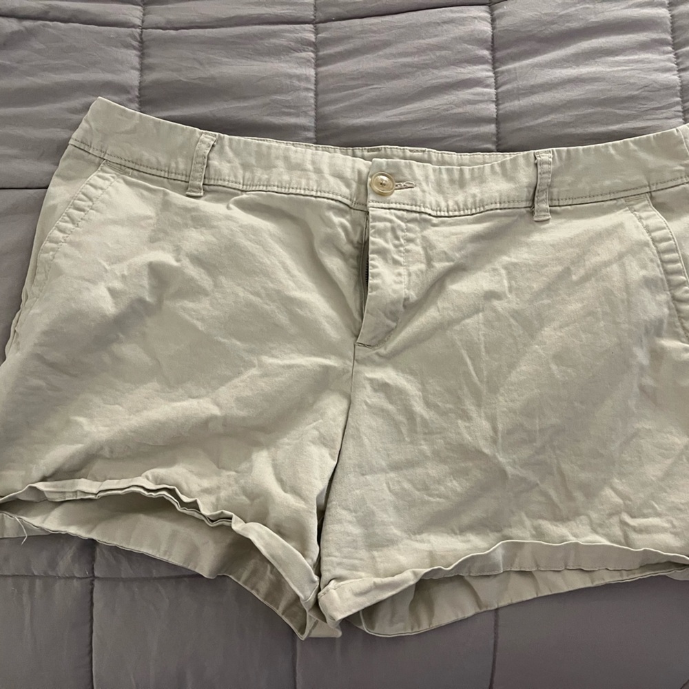 Liz Claireborne khaki shorts, size 18